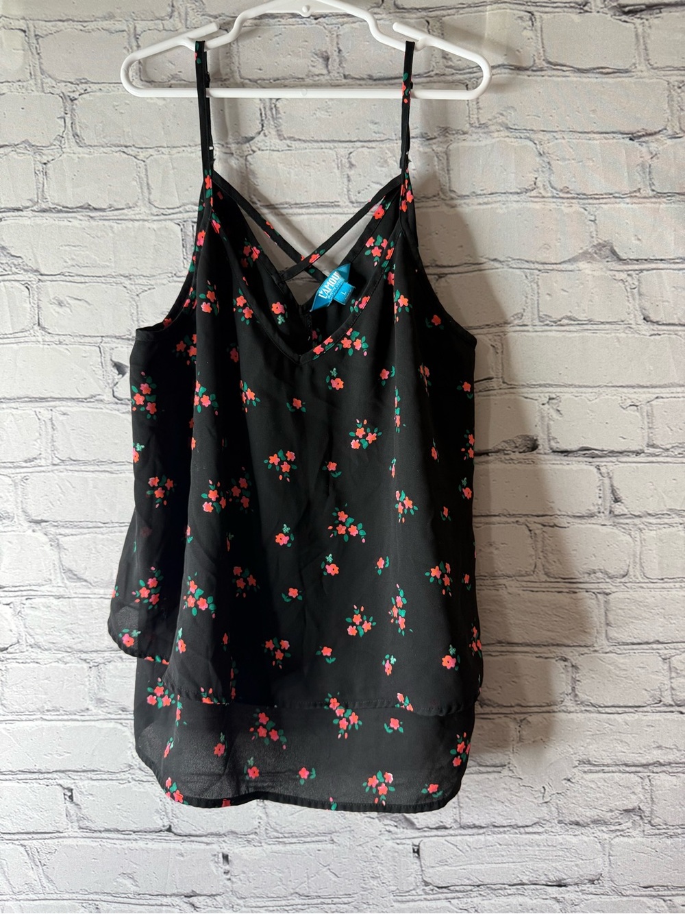 L’ amour Women’s Black Floral Spaghetti Strap Camisole large